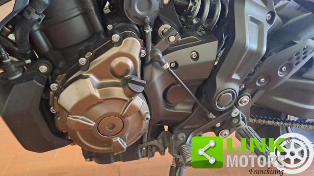 YAMAHA MT-07 .