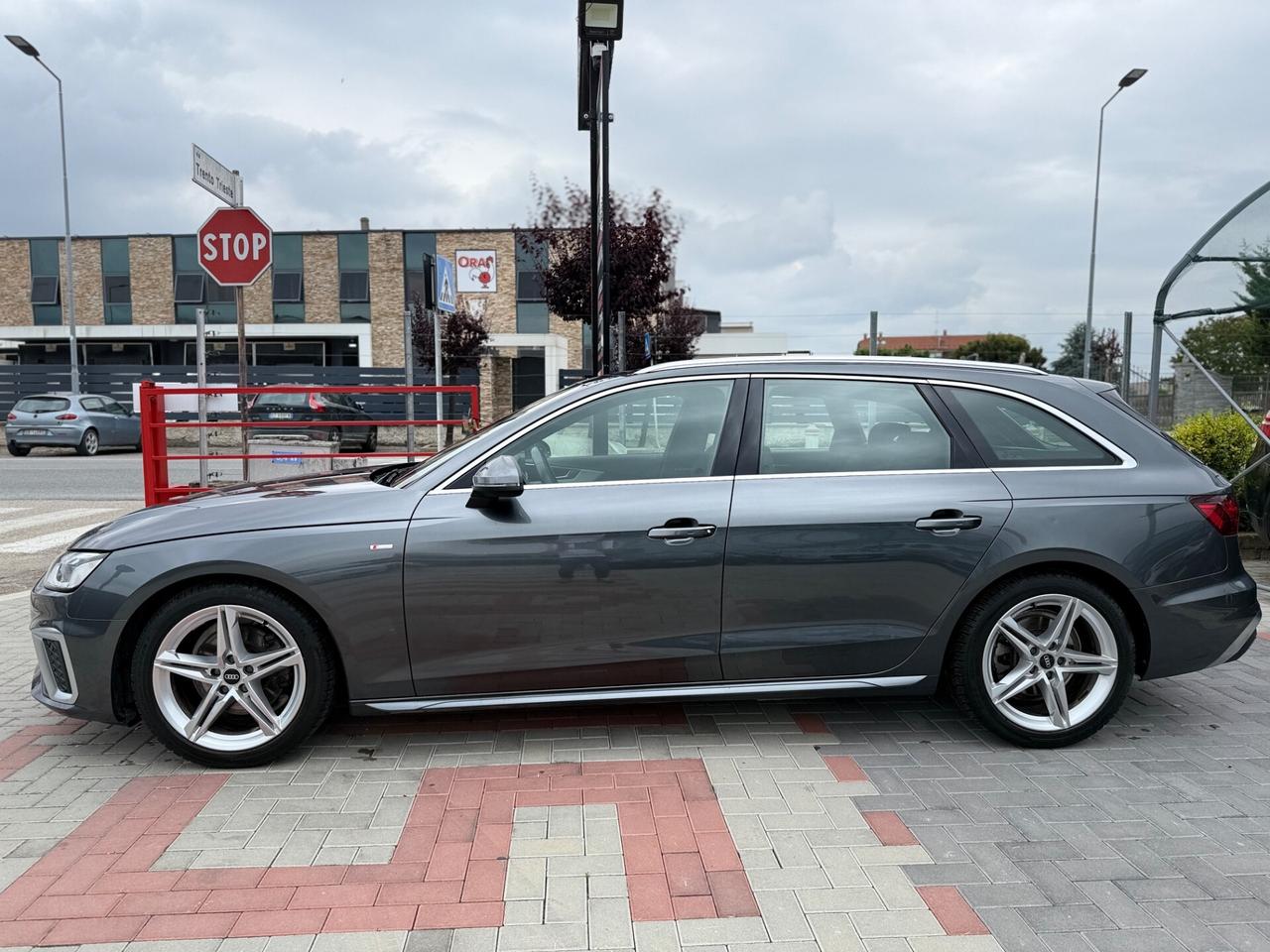 Audi A4 Avant 35 TDI/163 CV S tronic S line edition .IVA ESPOSTA