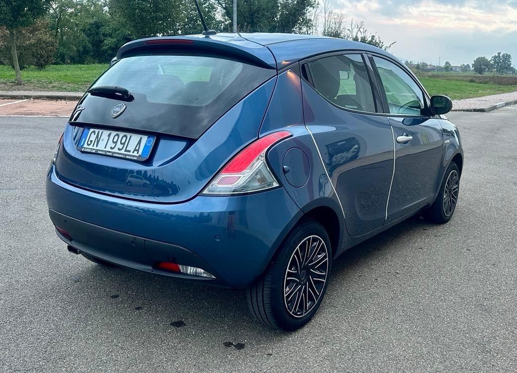 Lancia Ypsilon 1.2 69 CV 5 porte GPL Gold