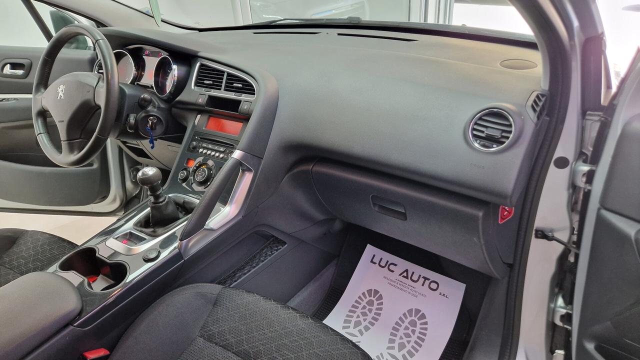 Peugeot 3008 1.6 HDi 115CV Allure