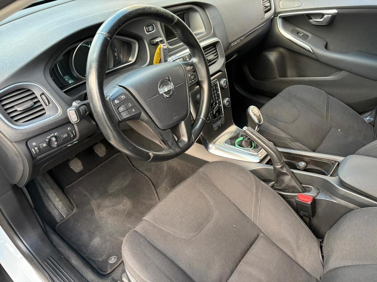 Volvo V40 Cross Country D2 1.6 Summum*EURO5B*NEOPATENTATI