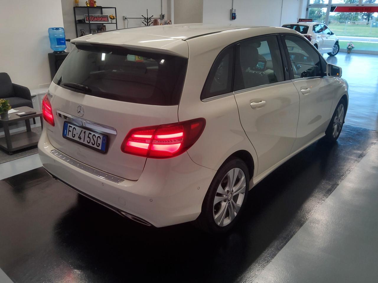 Mercedes-benz B 180 Premium