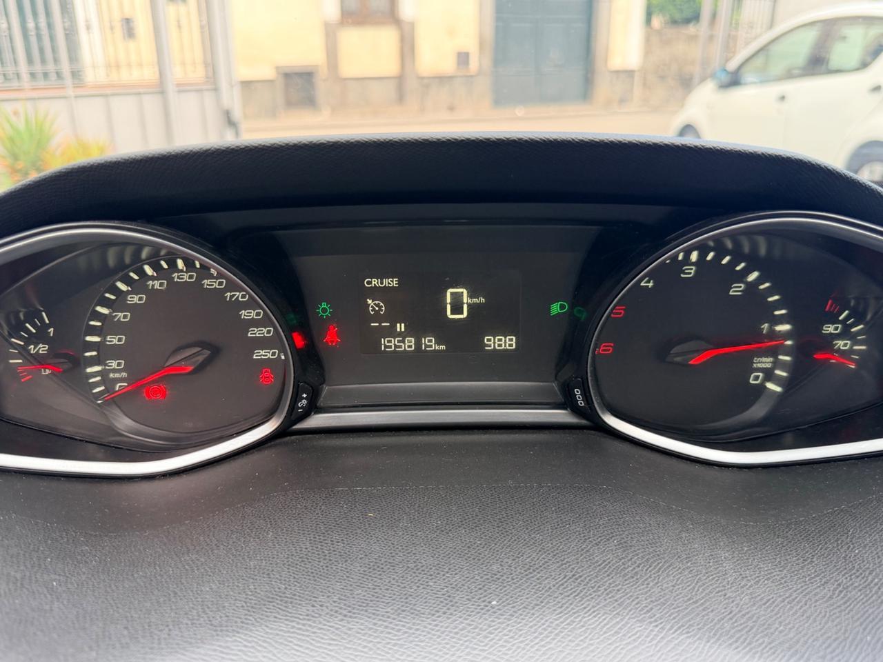 Peugeot 308 BlueHDi 102 cv