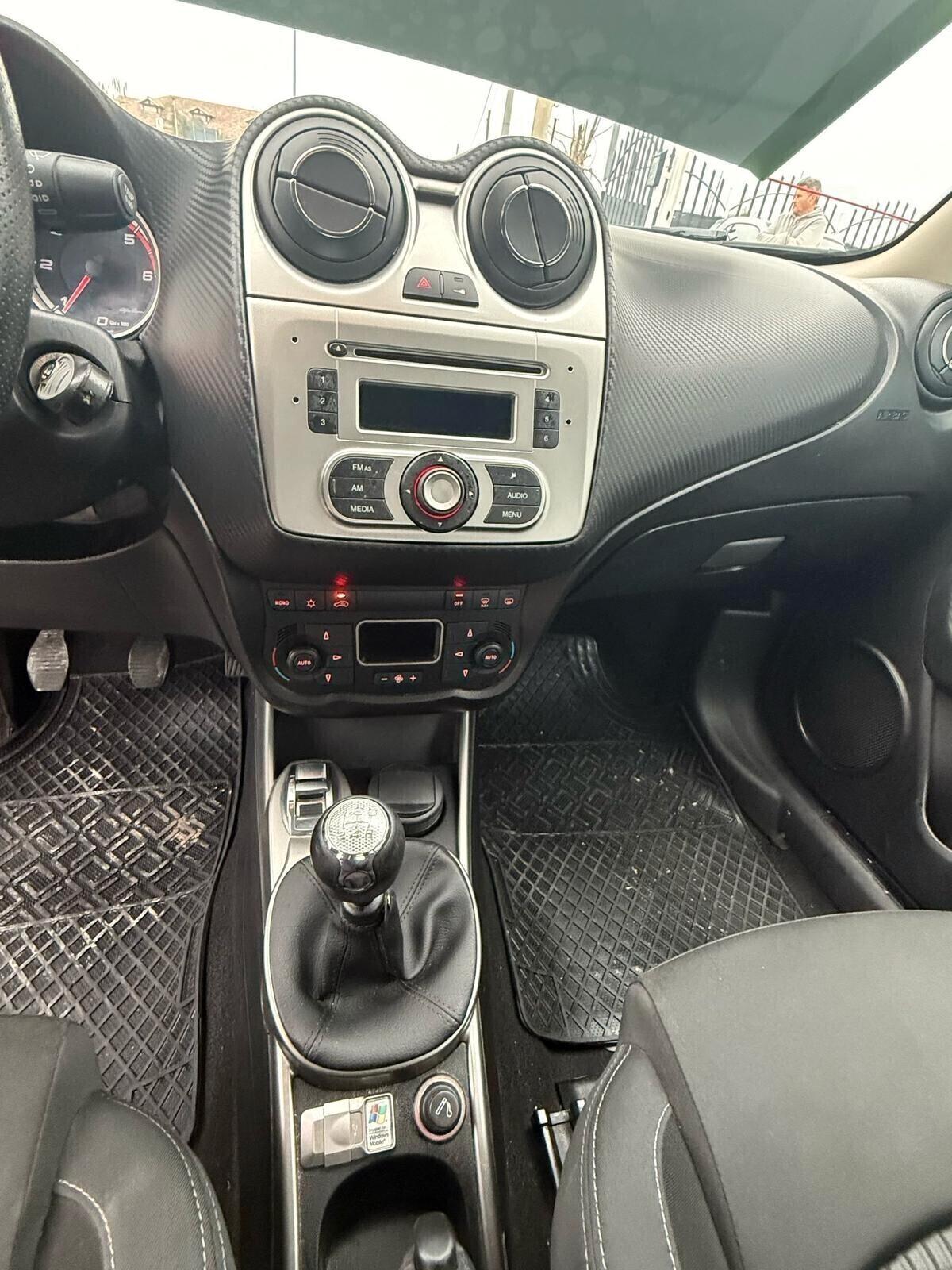 Alfa Romeo MiTo 1.3 JTDm-2 95 CV S&S Distinctive Sport Pack