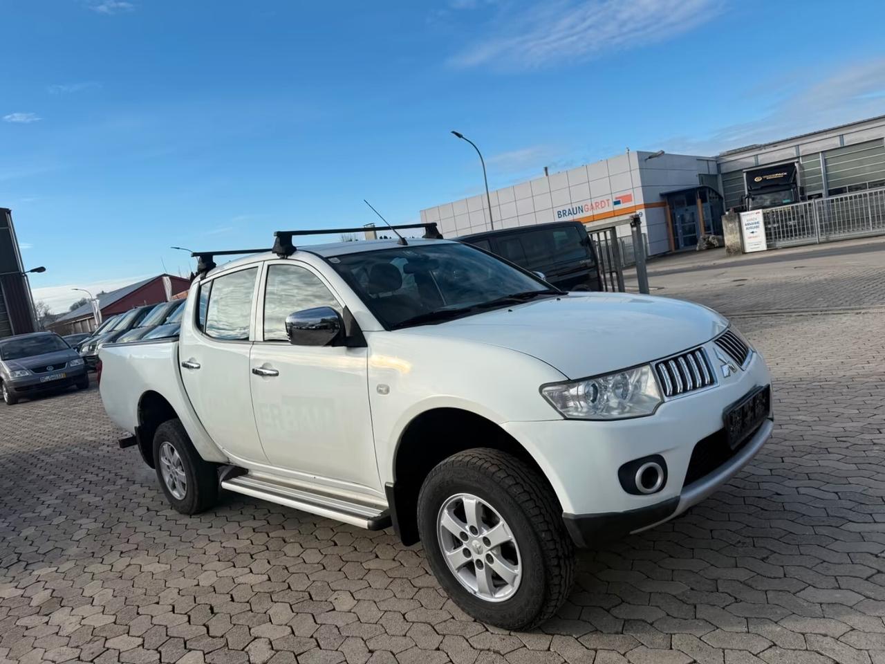 Mitsubishi L200 2.5DI-D Double Cab Invite