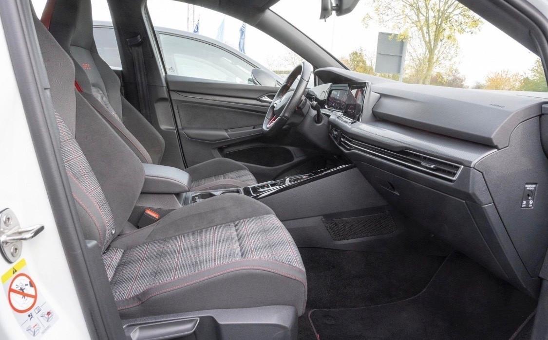 Volkswagen Golf 8 GTI DSG 2.0 TSI 245cv