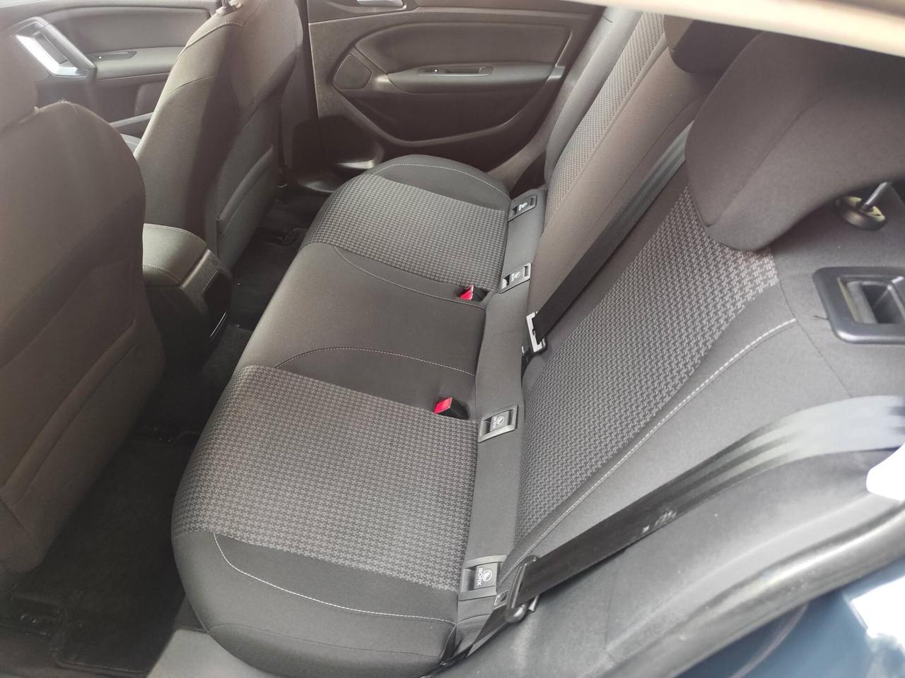 Peugeot 308 1.5 Business 130cv - 2018