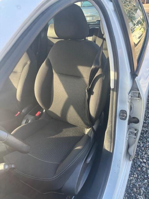 Peugeot 208 PureTech 82 5p. GPL Access