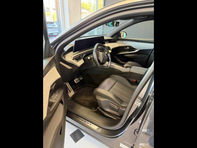 PEUGEOT 5008 3ª serie - Hybrid 145 e-DCS6 GT