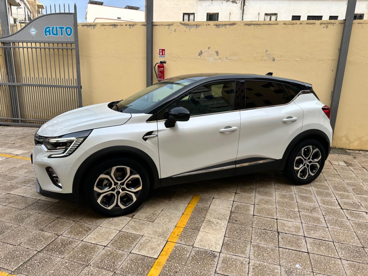 Renault Captur Plug-in Hybrid E-Tech Intens