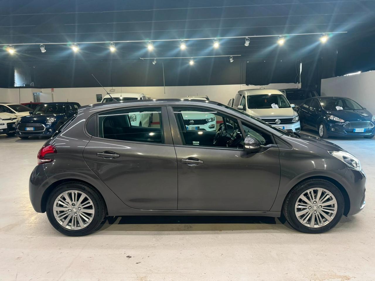 Peugeot 208 PureTech 82 5 porte Allure
