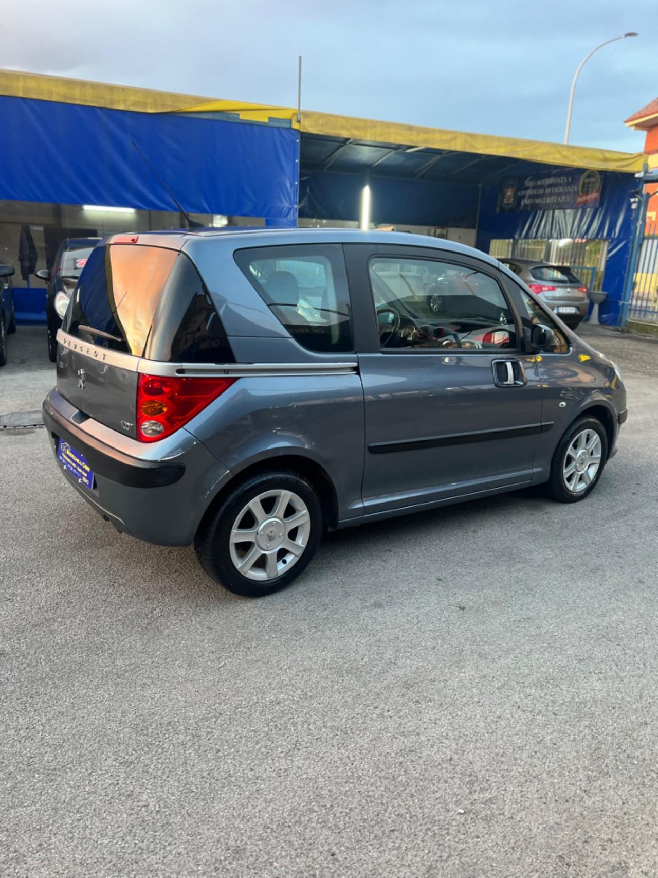 Peugeot 1007 1.4 Happy