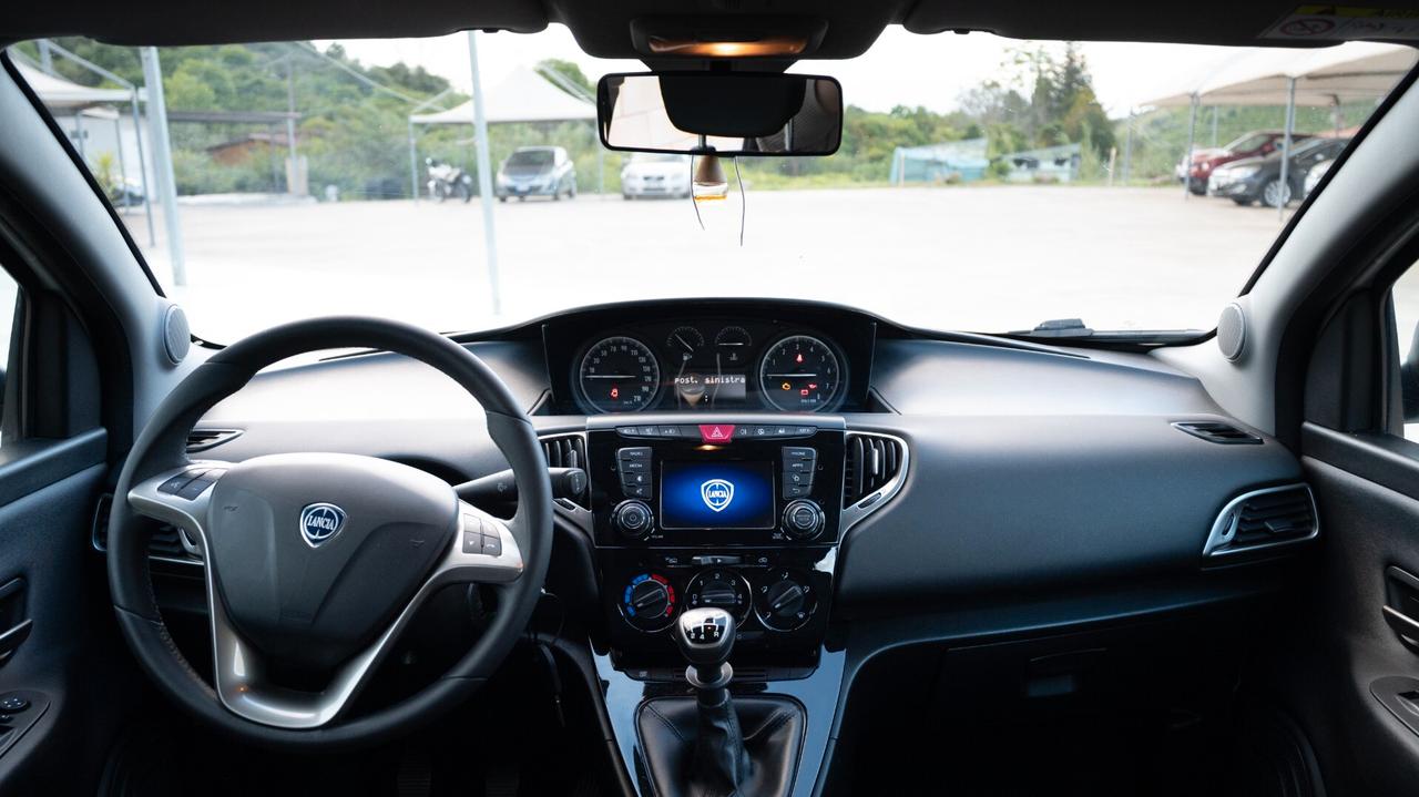 Lancia Ypsilon 1.2 69 CV 5 porte S&S Gold
