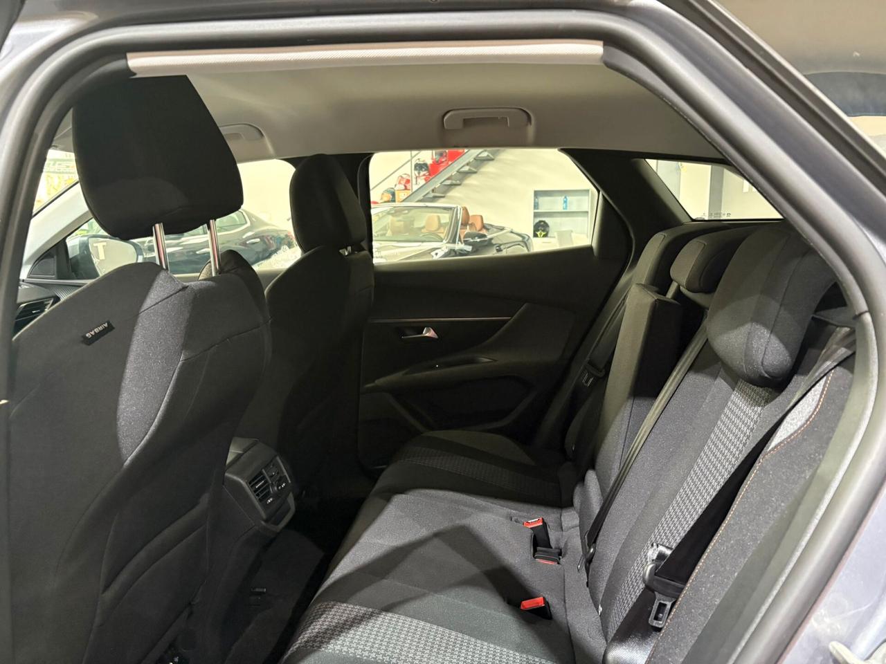 Peugeot 3008 BlueHDi 130 S&S EAT8 Active Pack