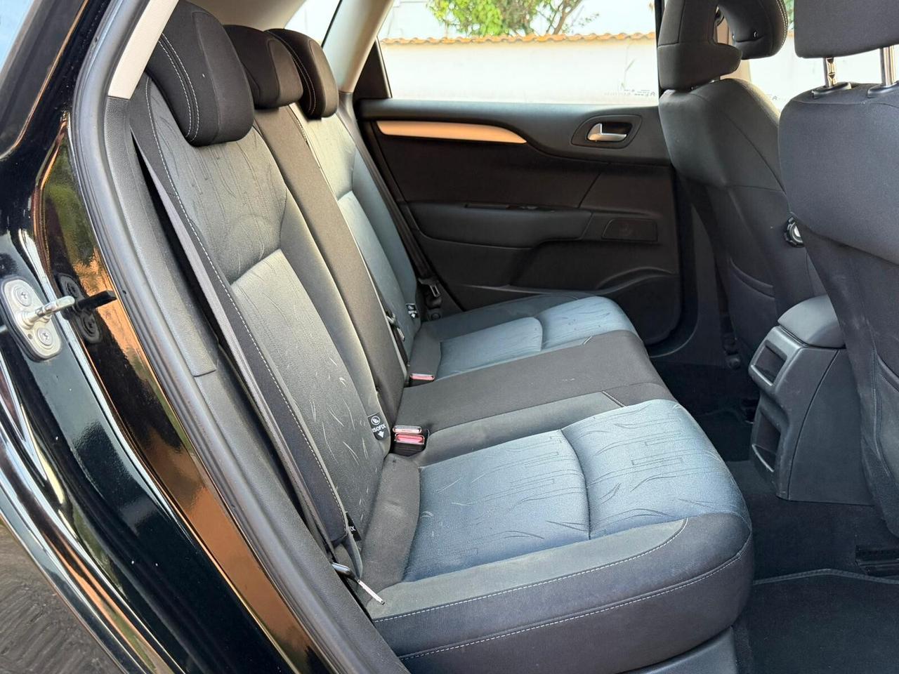 Citroen C4 1.6 e-HDi Berlina 115cv