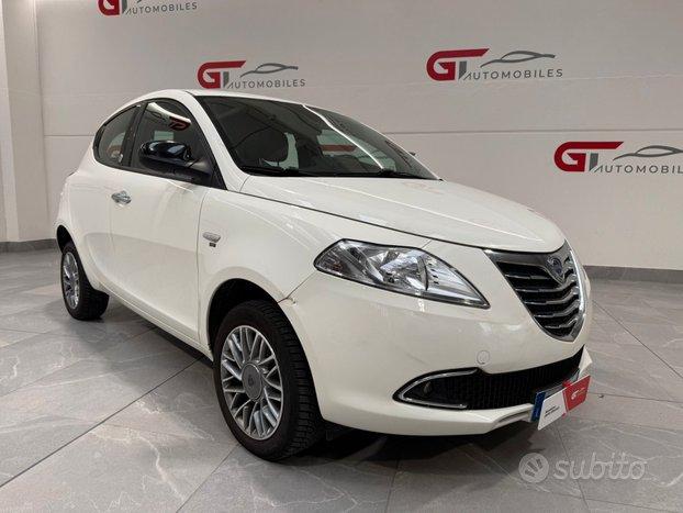 Lancia Ypsilon 0.9 TwinAir 85 CV 5 porte Metano Ec