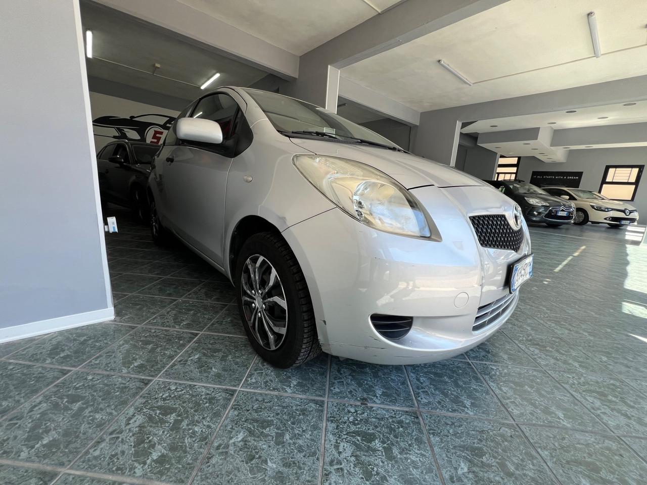 Toyota Yaris 1.0 3 porte