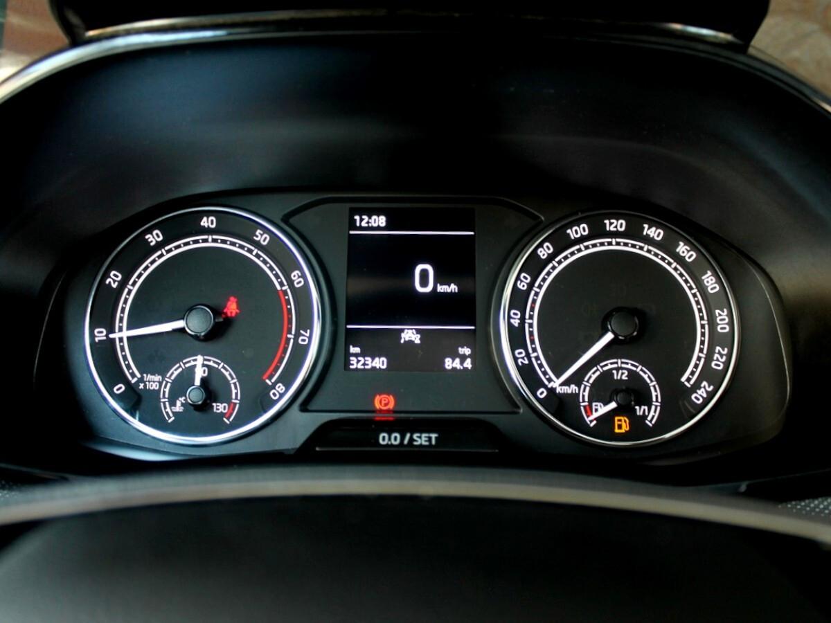 Skoda Fabia 1.0 MPI 65 CV Ambition Pdc UNIPRO IVA DEDUCIBILE