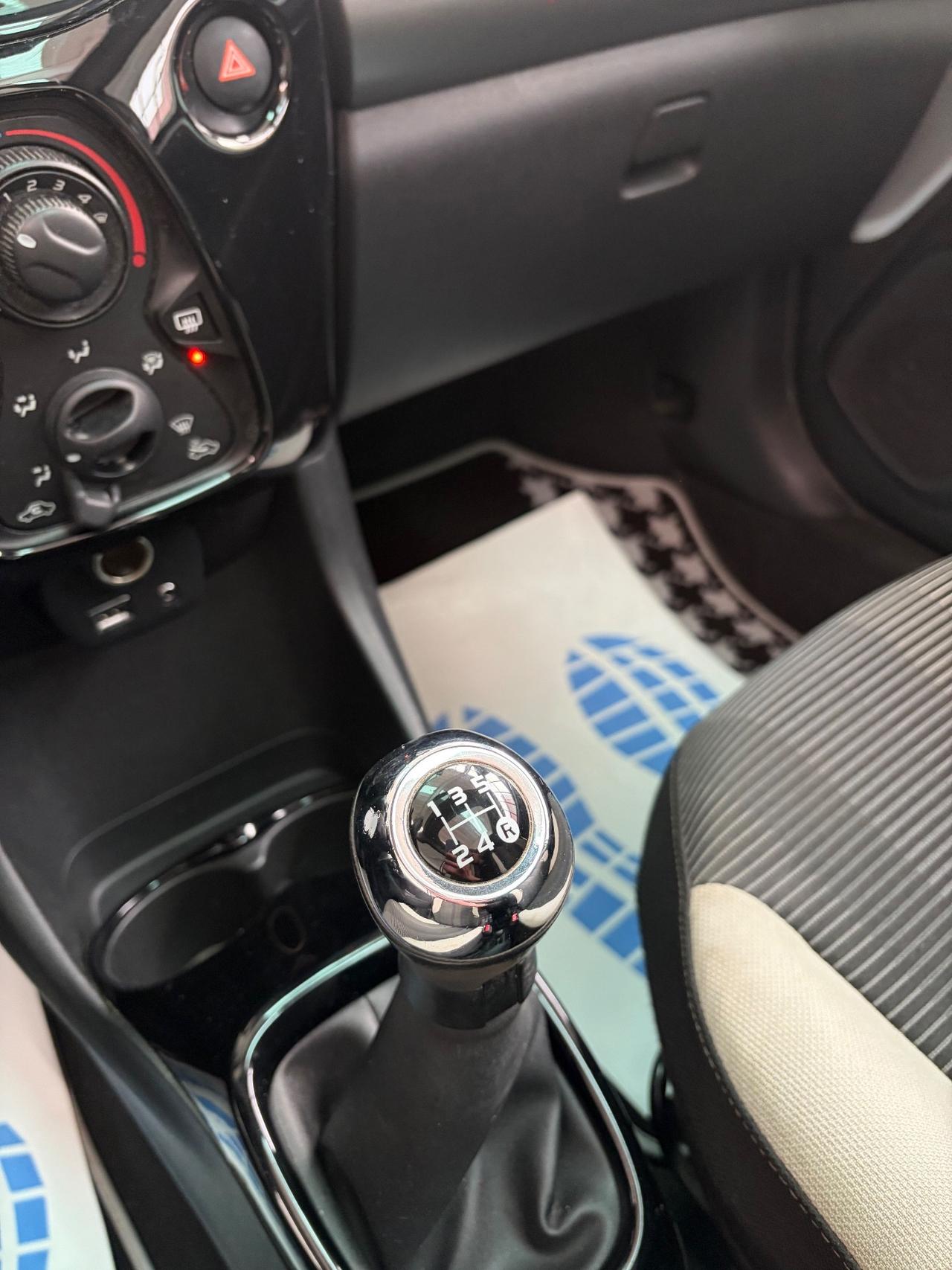 Peugeot 108 1.2 Allure Top!