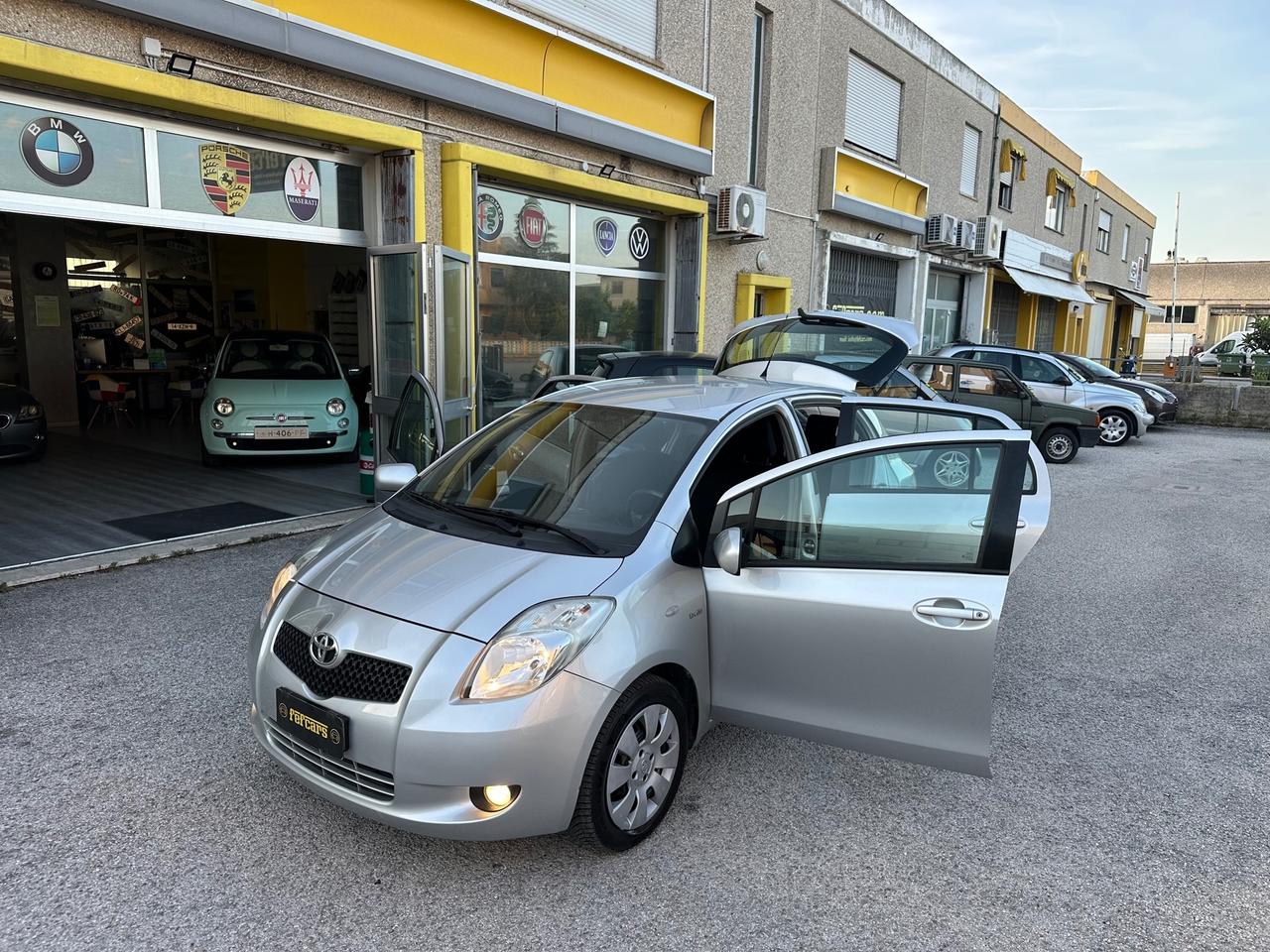 Toyota Yaris 1.4 D-4D DPF 5 porte Sol
