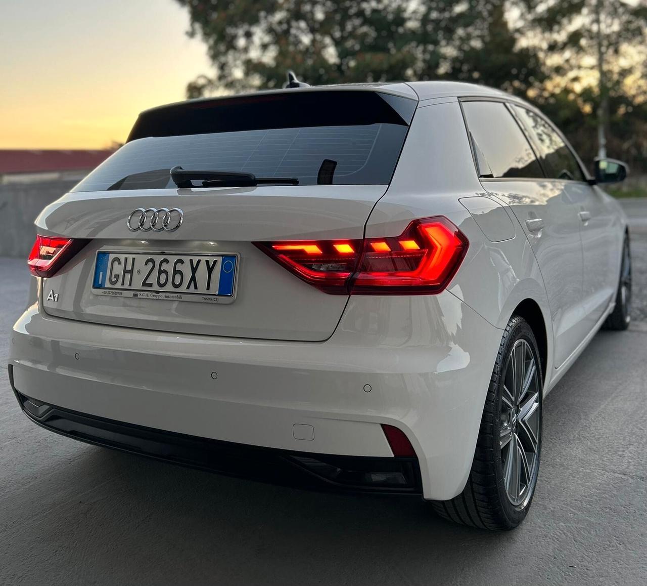 Audi A1 SPB 35 TFSI S tronic Identity Black