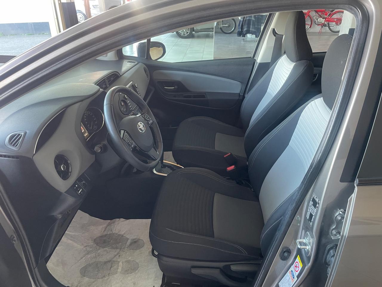 Toyota Yaris 1.5 Hybrid 5 porte Cool - Nessun vincolo -