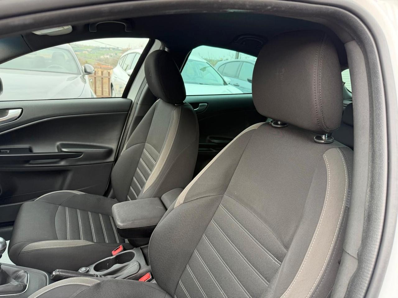 Alfa Romeo Giulietta 1.6 M.JET 120 cv. SUPER (Pack Sport)