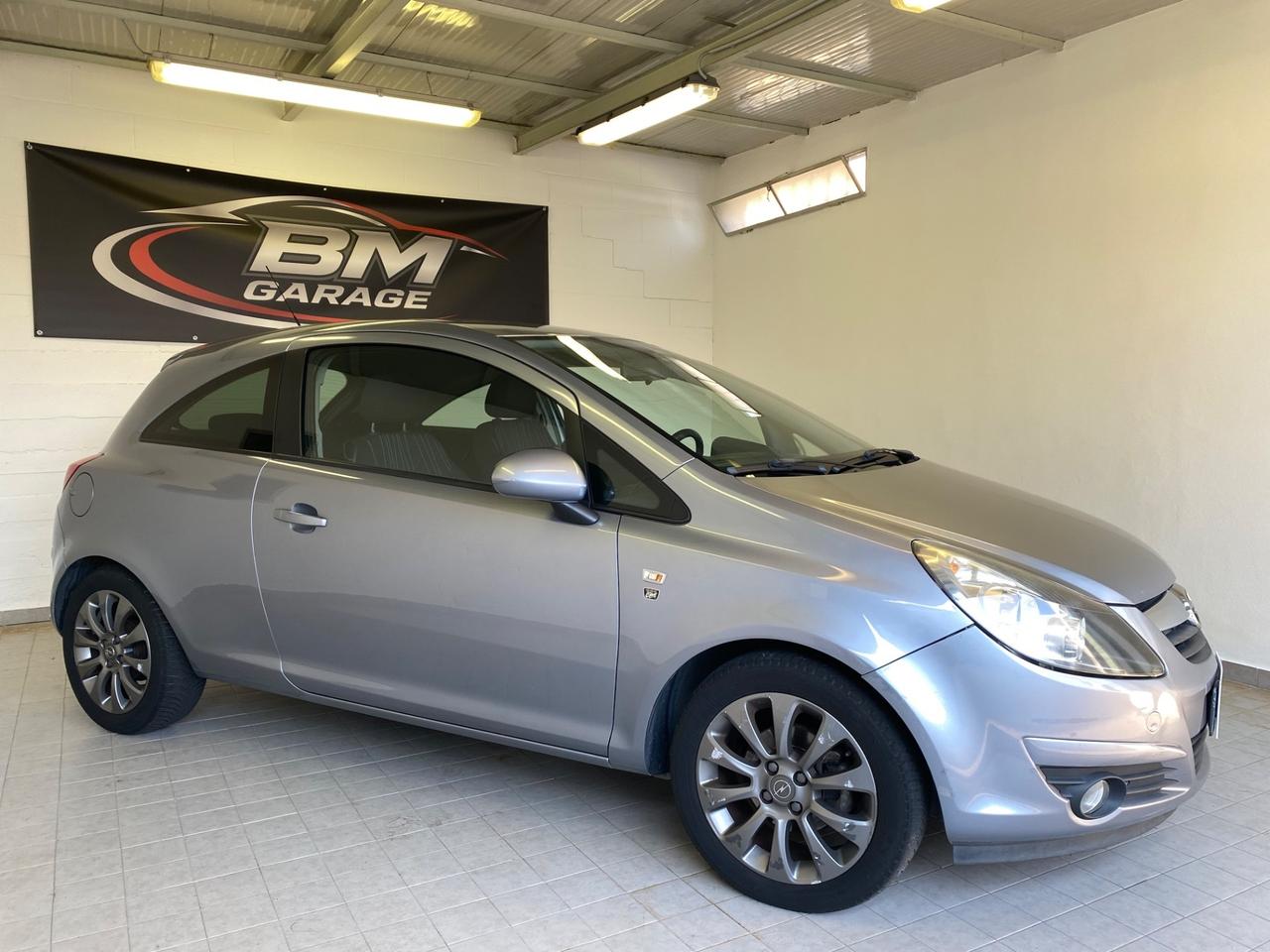 Opel Corsa 1.2 80CV 3 porte GPL-TECH Edition