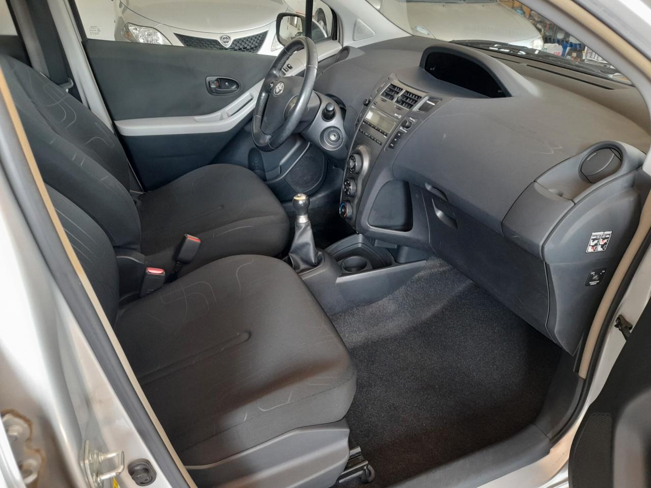 Toyota Yaris 1.0 5 porte Now
