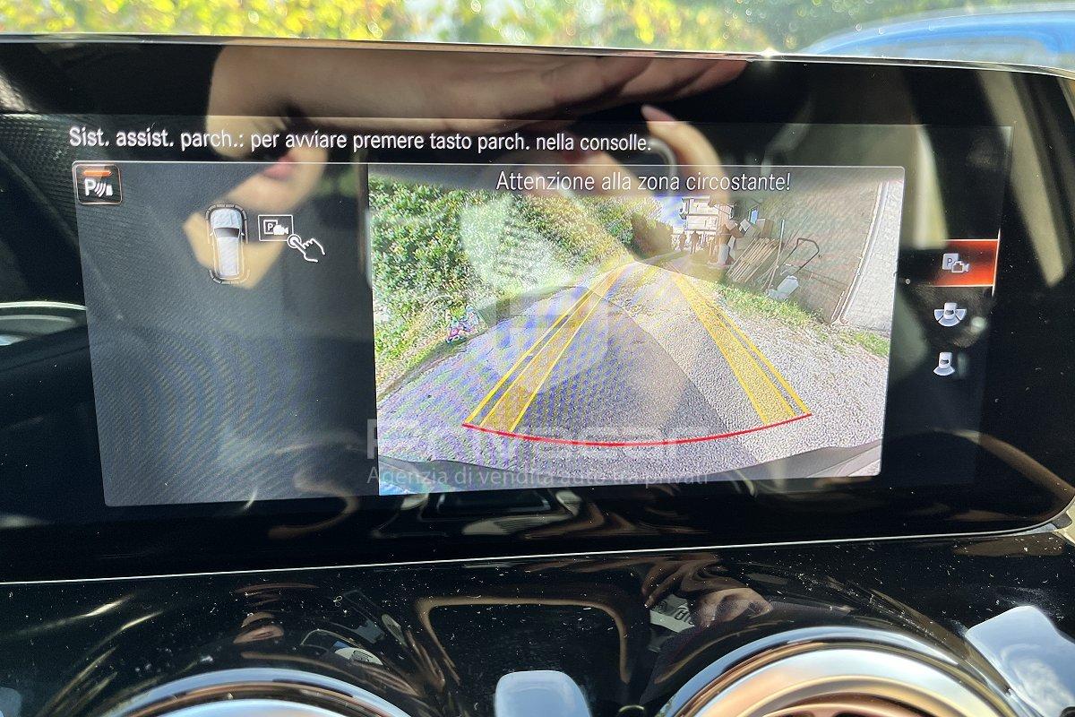 MERCEDES EQB 300 4Matic Premium