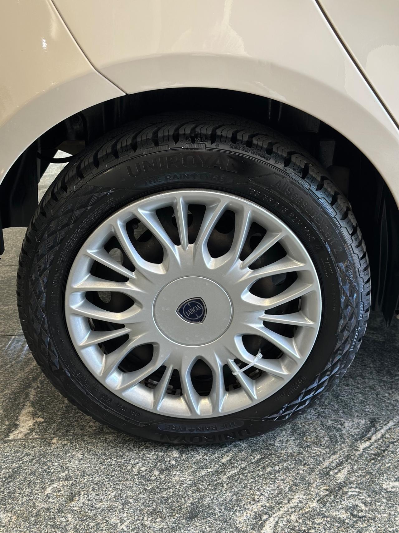Lancia Ypsilon 1.2 69 CV 5 porte GPL Ecochic Gold