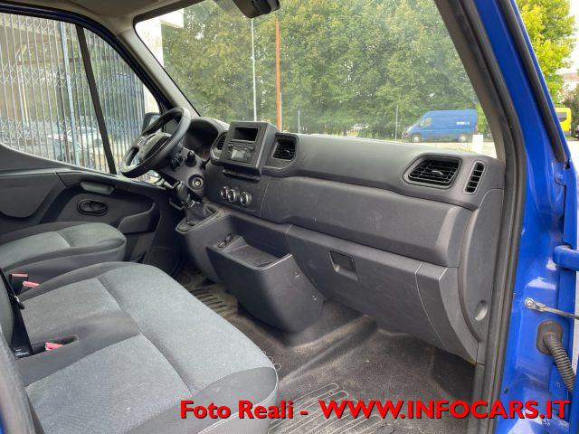 RENAULT Master T33 2.3 dCi 135 CV PASSO MEDIO