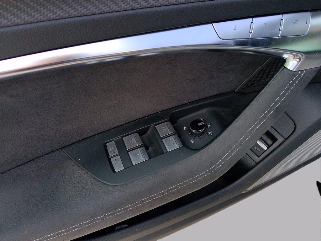 AUDI Rs6 avant 4.0 mhev performance quattro tiptronic del 2024