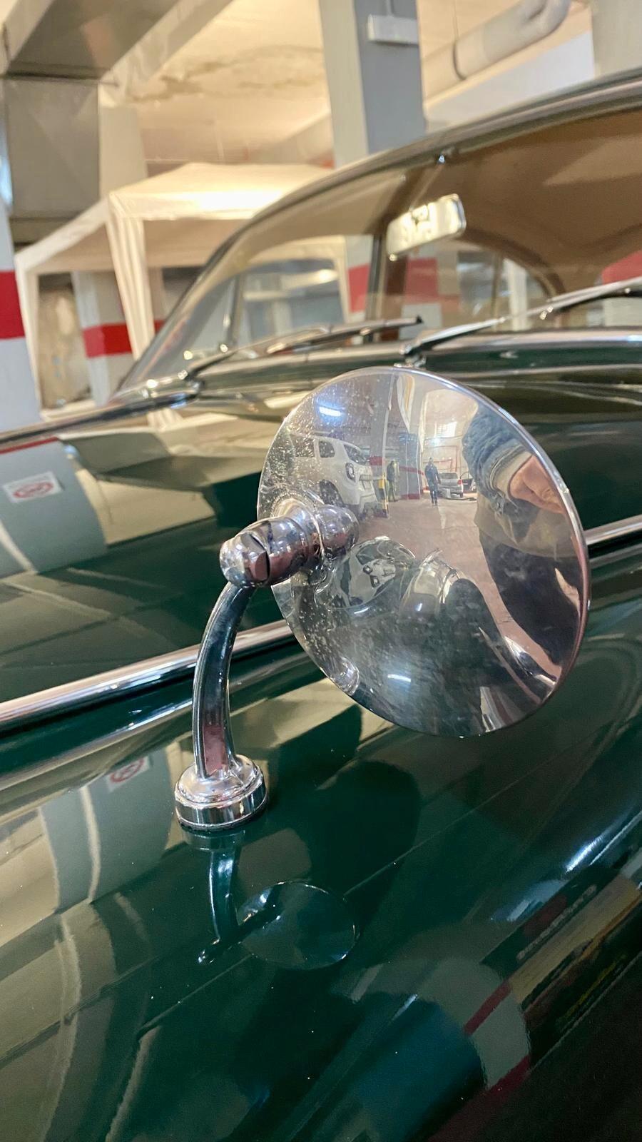 Daimler 250-V8 (Automatic)