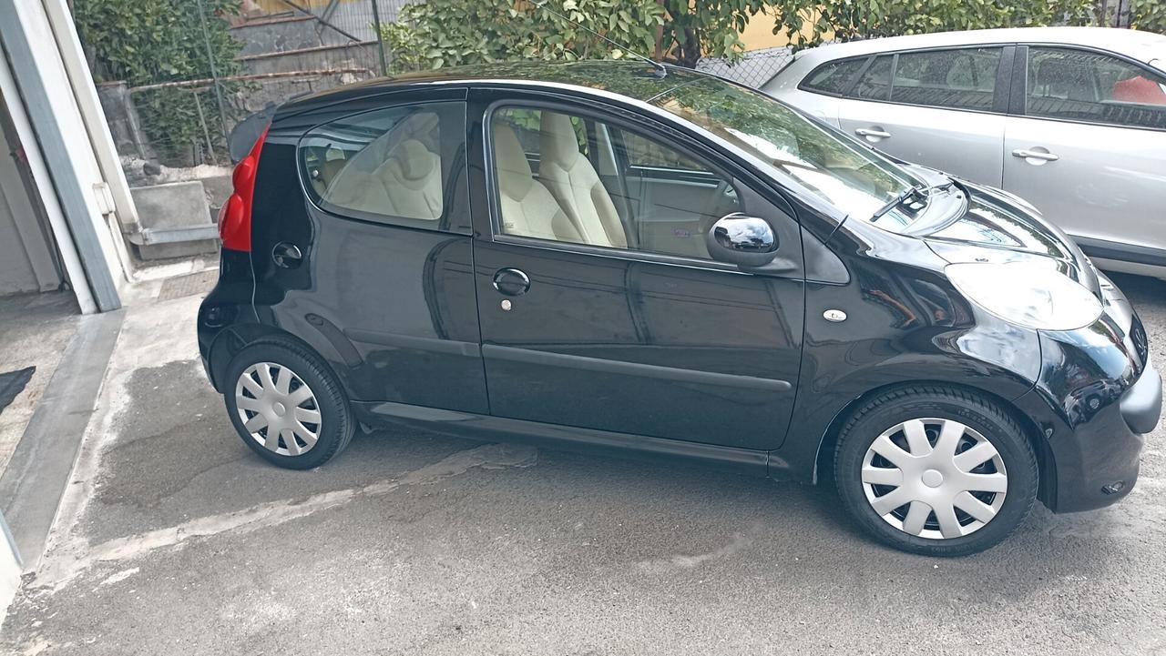 Peugeot 107 1.0 68CV 5p. Sweet Years