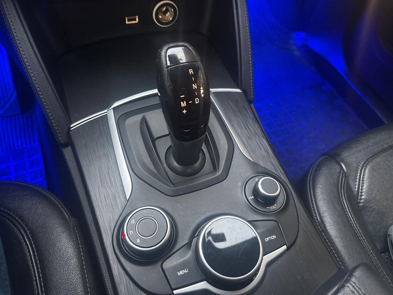 Alfa Romeo Stelvio 2.2 Turbodiesel 180 CV AT8 Business