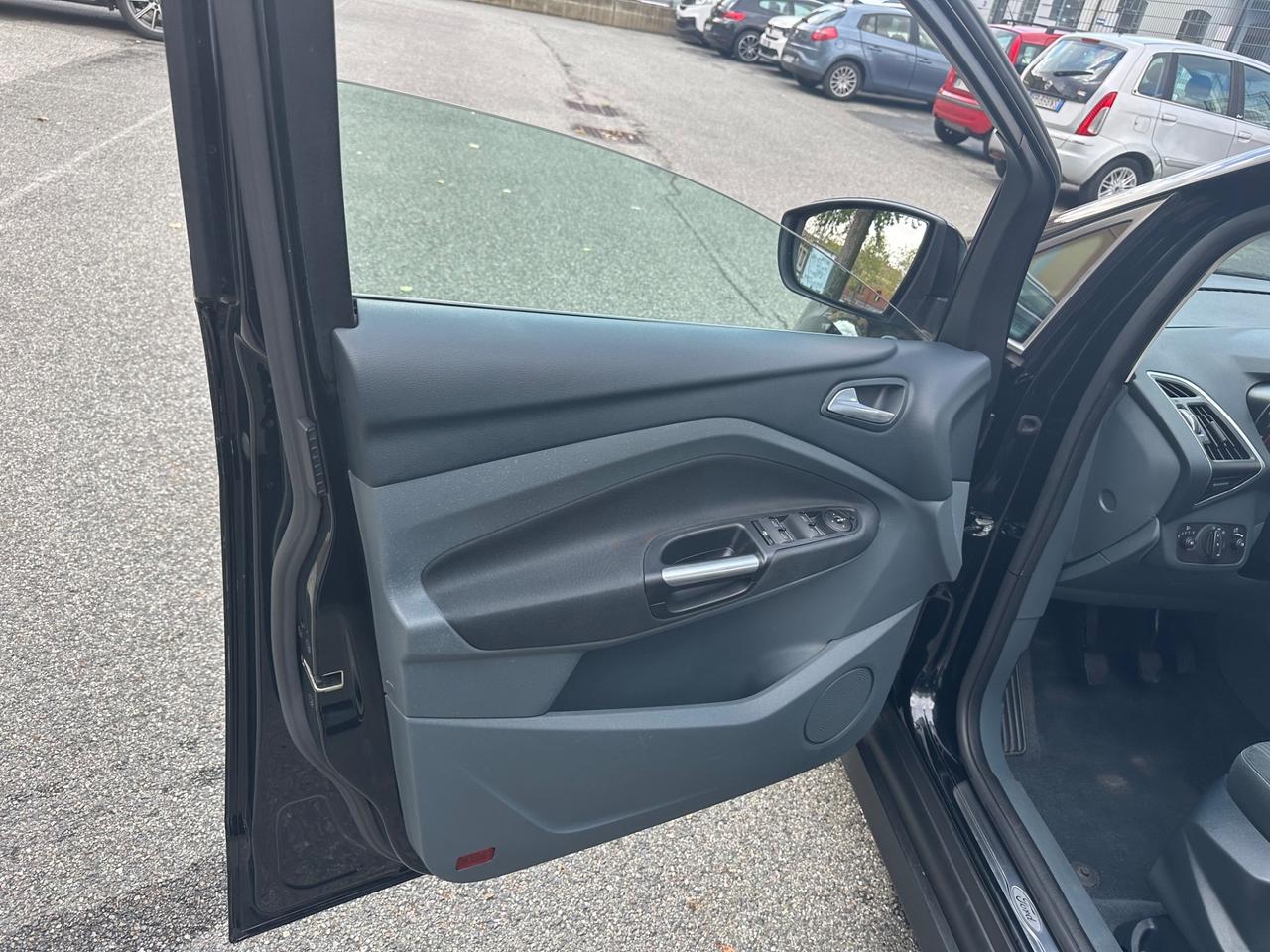 Ford C-Max 1.6 120CV GPL fino 2033 Titanium