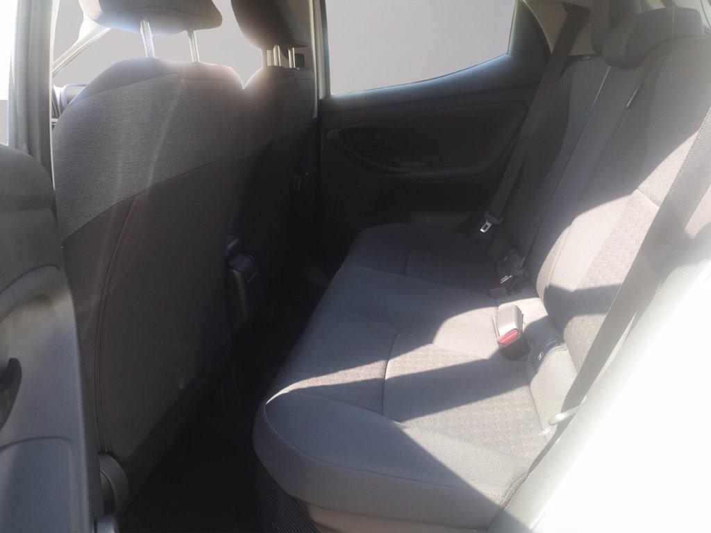 TOYOTA Yaris 1.5h active del 2022