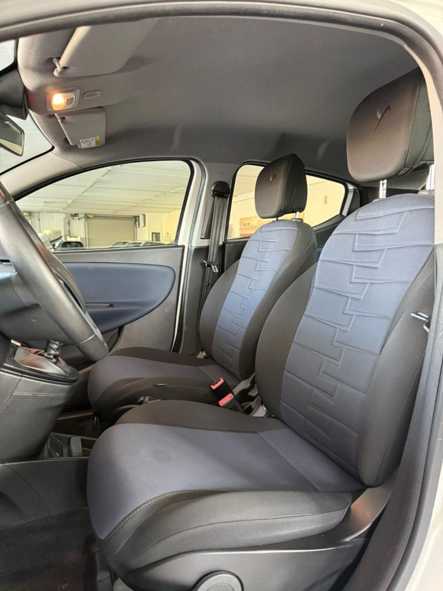 LANCIA - Ypsilon - 1.0 FireFly 5p.S&S Hyb. Platino