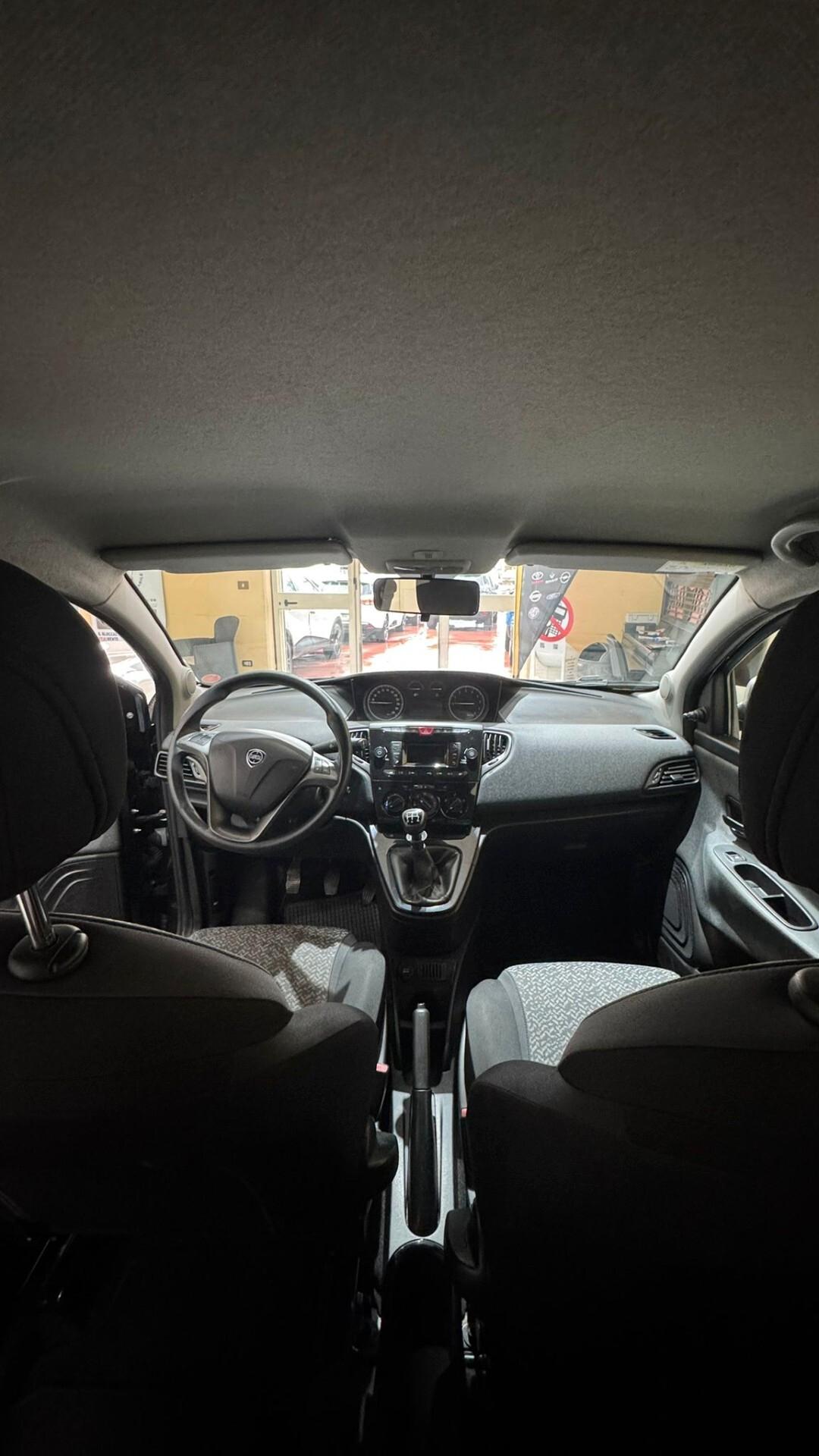 Lancia Ypsilon 1.2 69 CV 5 porte GPL Ecochic Elefantino Blu