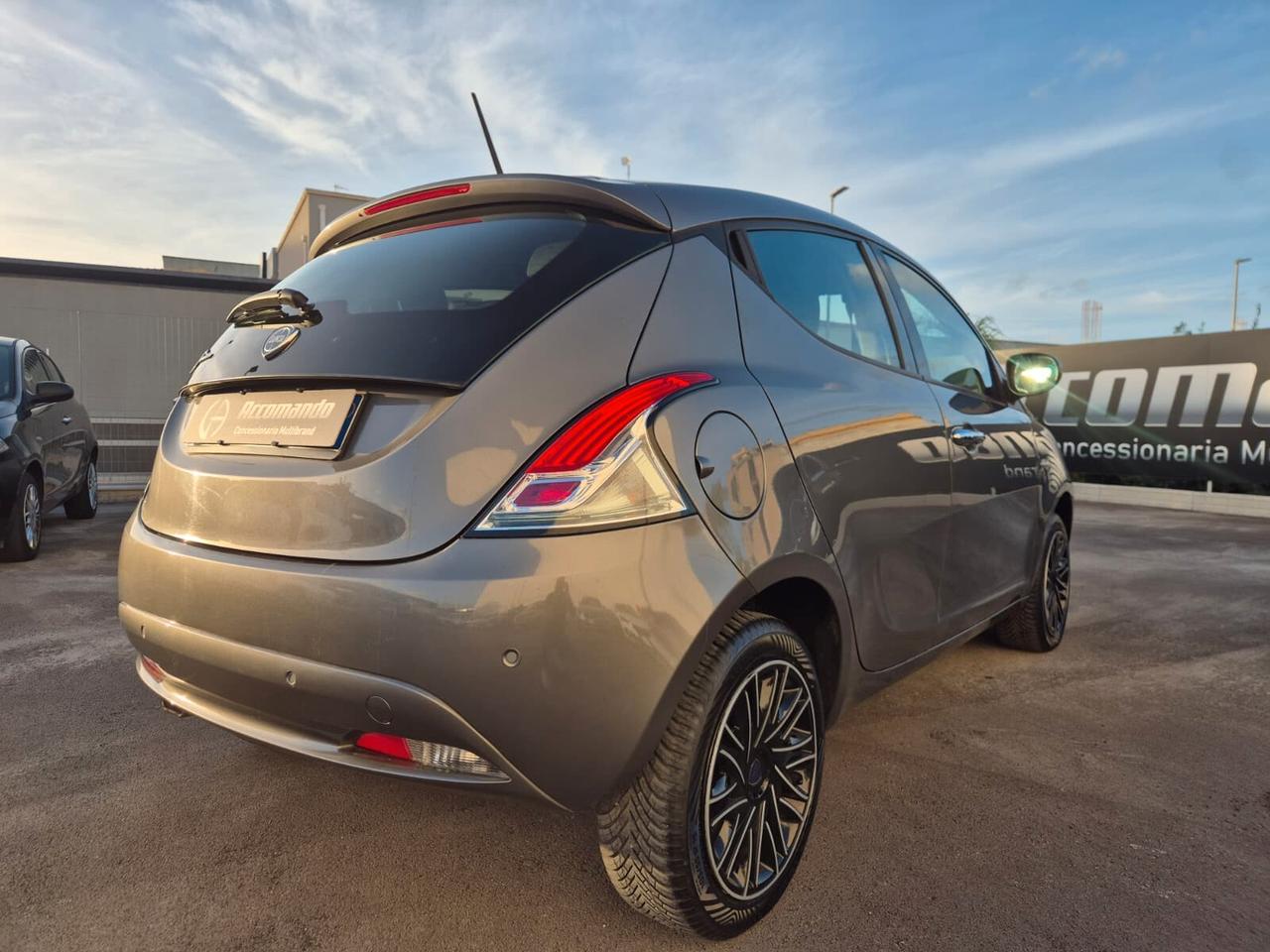 Lancia Ypsilon 1.2 69 CV Gold