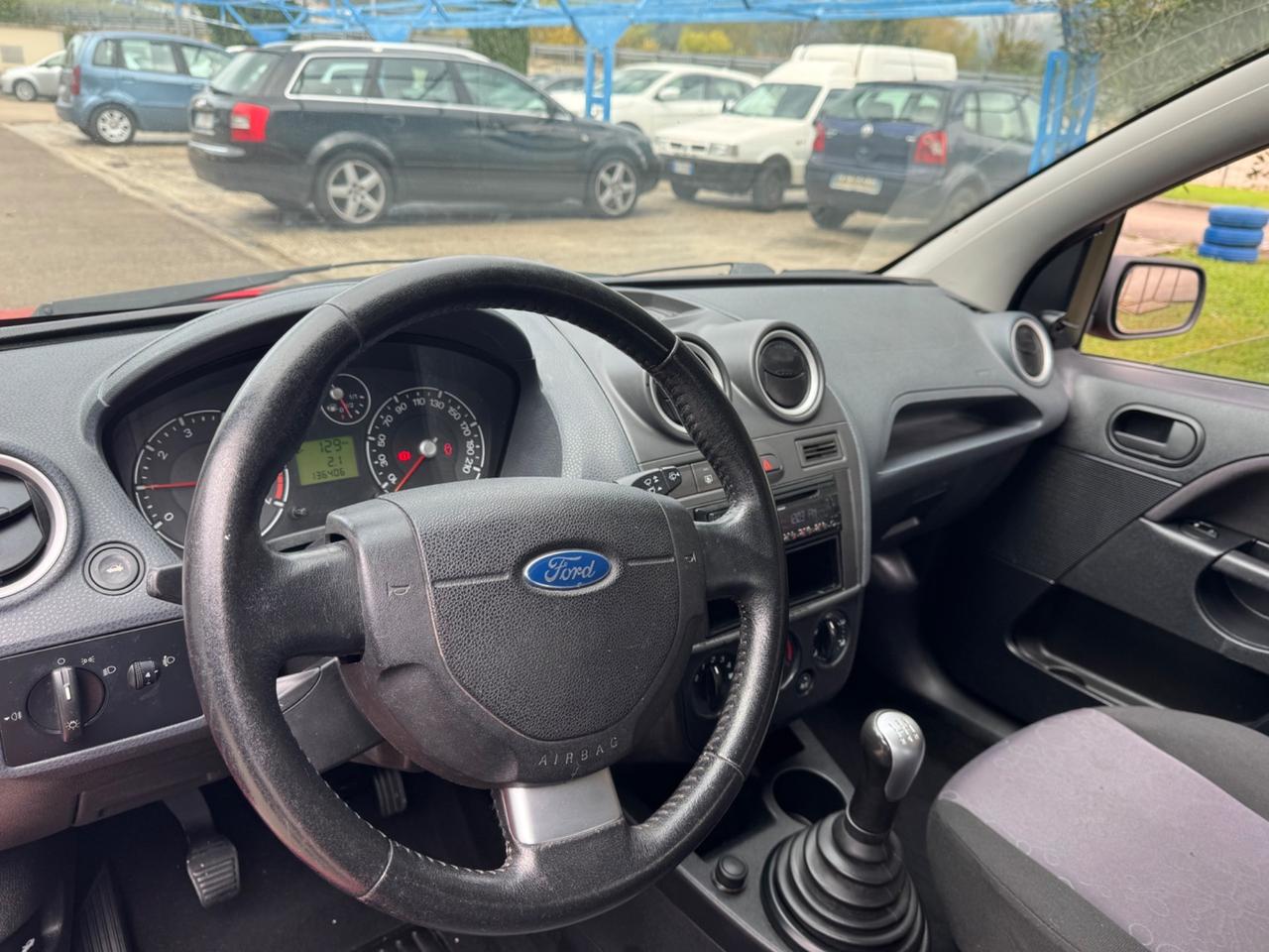 Ford Fiesta 1.4 16V 5p. Titanium