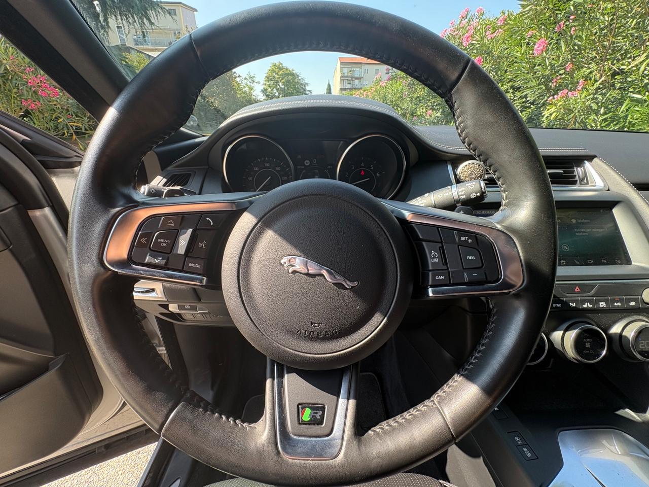 Jaguar E-Pace 2.0 R-Dynamic SE awd 200cv auto(unicoprop.)