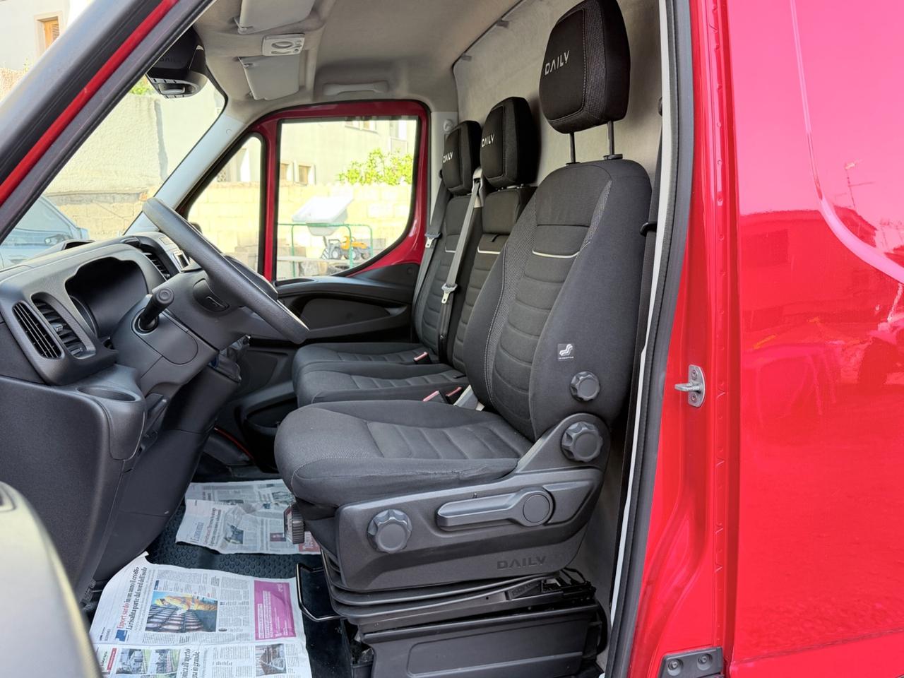 Iveco Daily 35S14 2.3 HPT PM Cabinato
