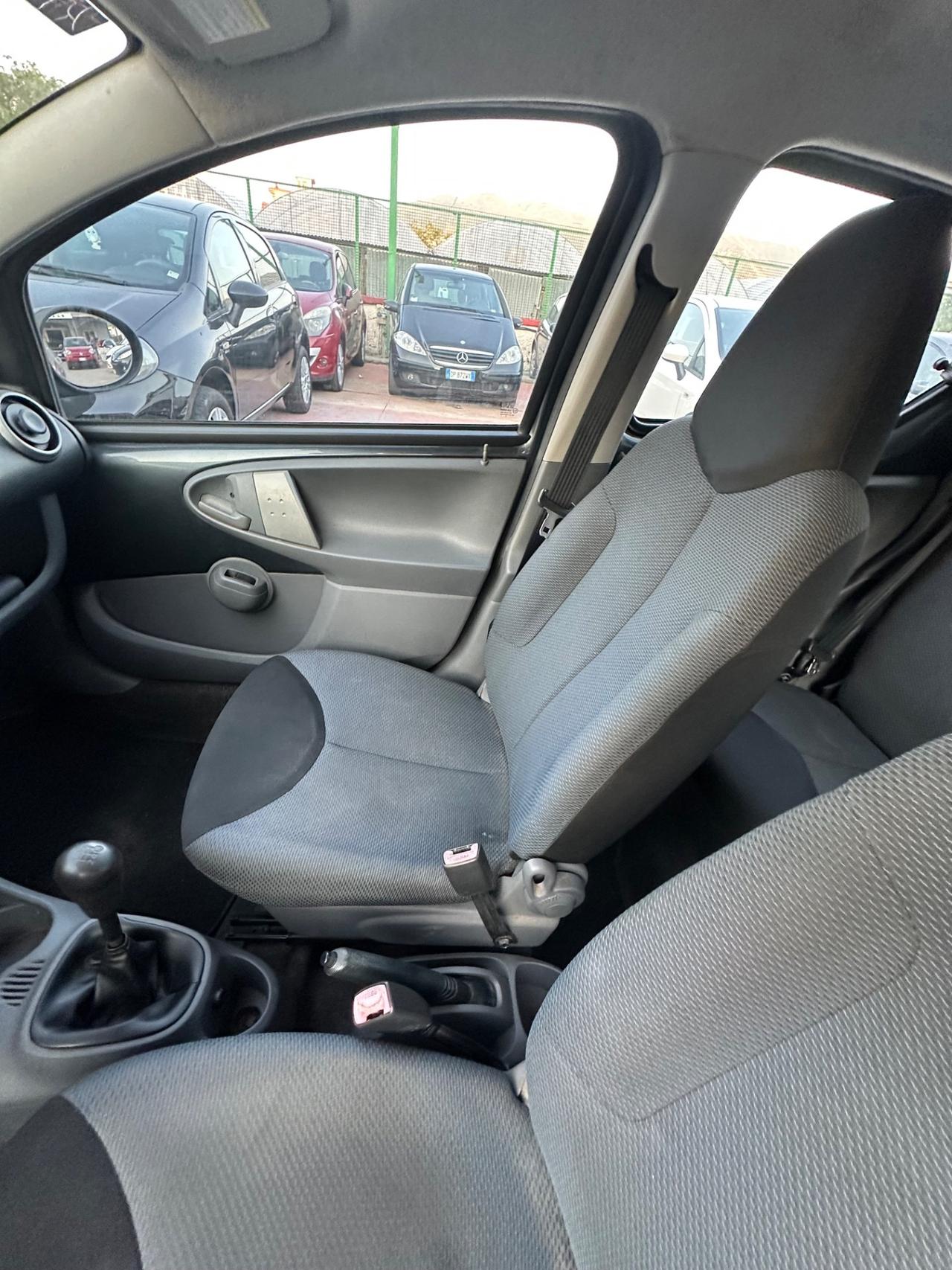 Toyota Aygo 1.0 12V VVT-i 5 porte Sol