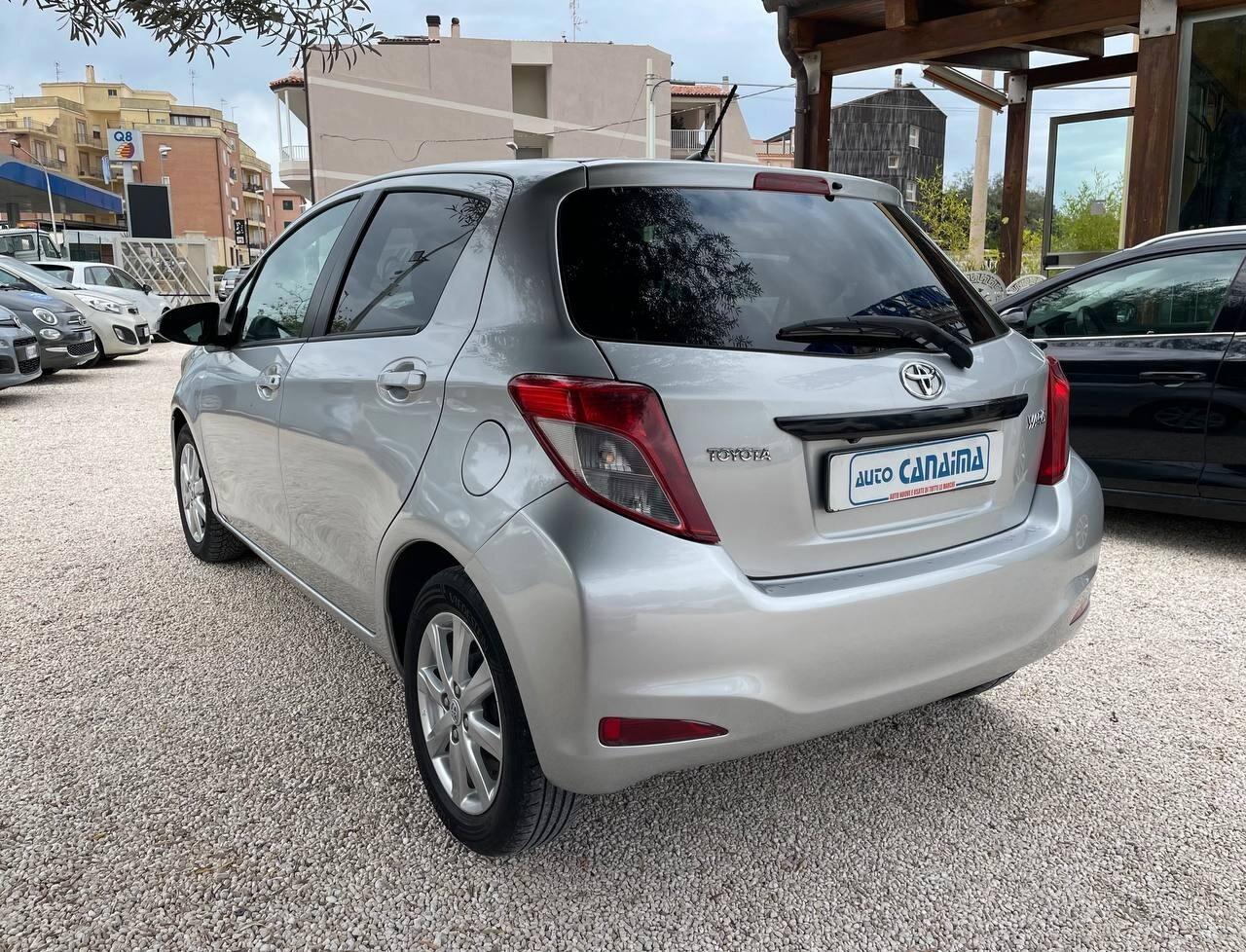 TOYOTA YARIS 1.3 B - 2012