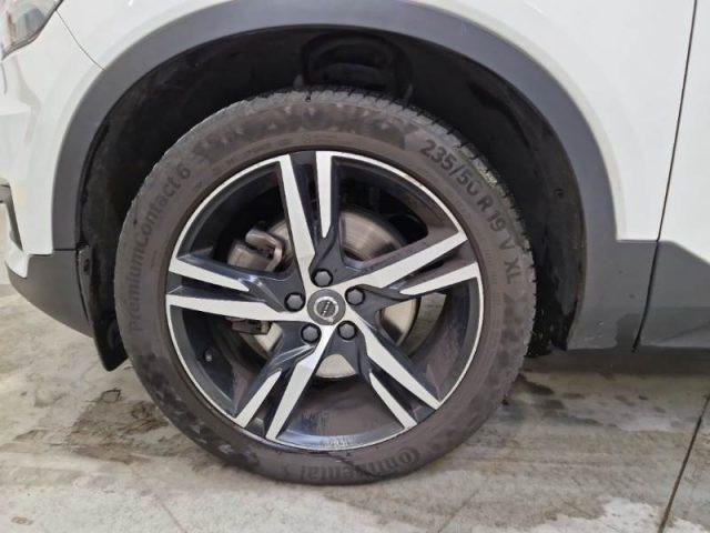 VOLVO XC40 B4 AWD Geartronic R-design