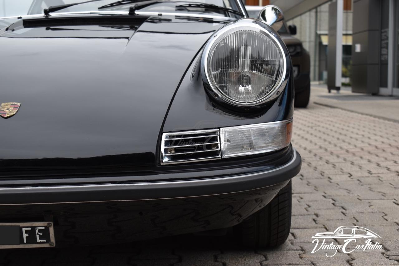 Porsche 911 2.2T