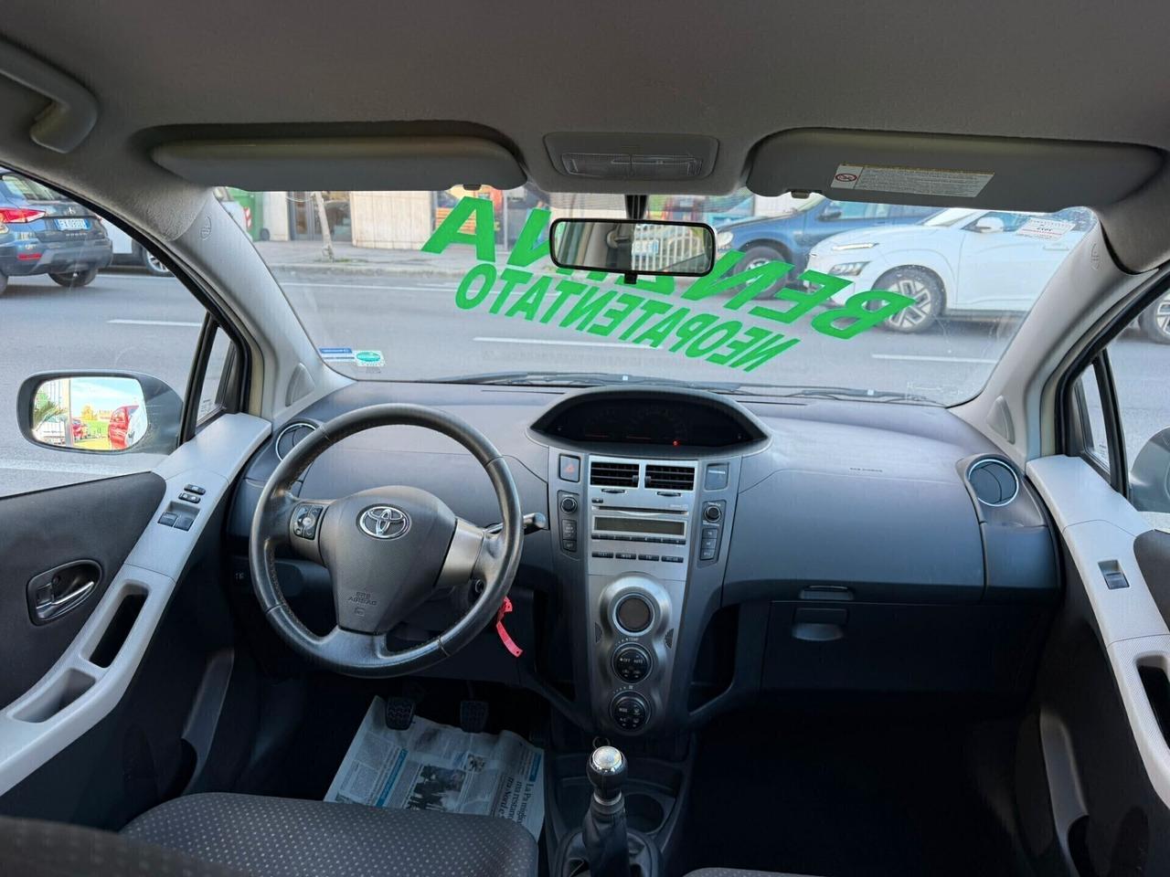 Toyota Yaris 1.0 5 porte Sol - Anno 2011 - Neopatentato