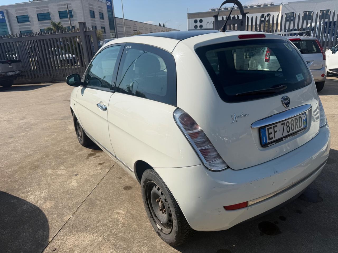 Lancia Ypsilon 1.3 MJT 75 CV Elle